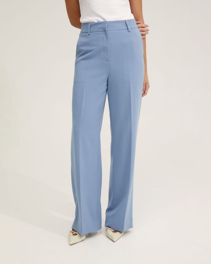 Slightly Wide Leg Stretch Pants