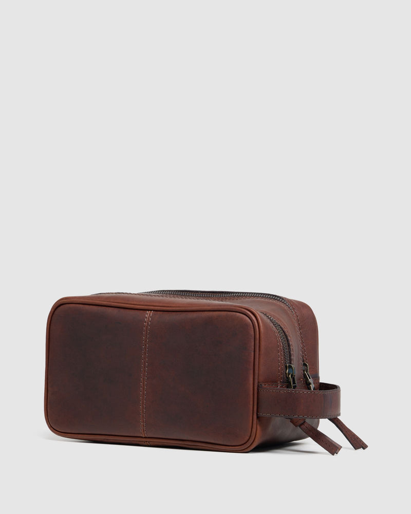 Traveller Leather Wash Bag MENS ACCESSORIES