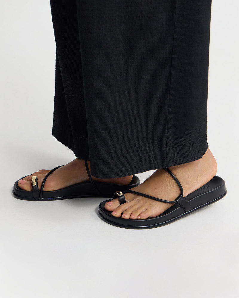 LEE TOE RING SANDAL WOMENS SHOES