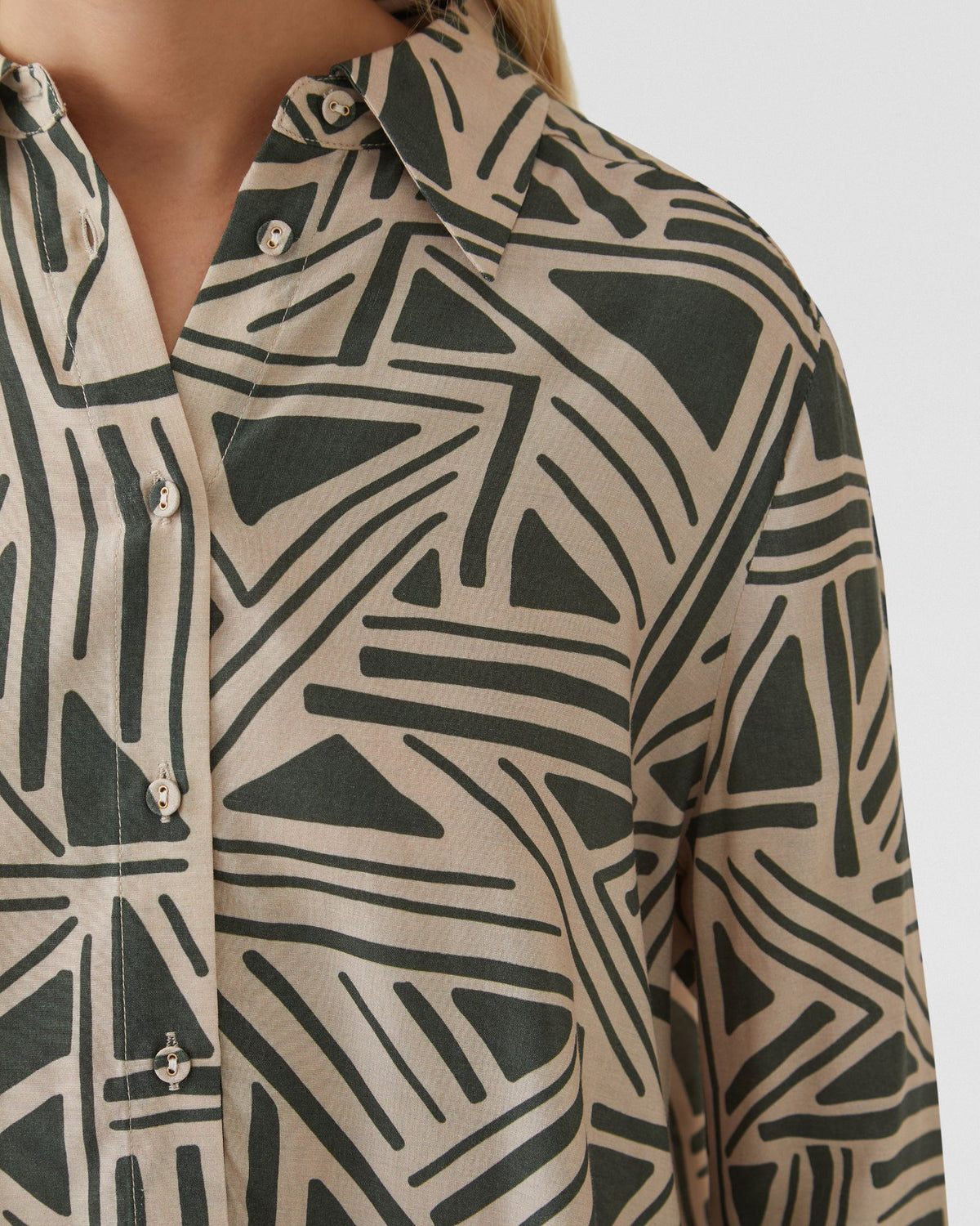 AMELIA GEO PRINT SHIRT WOMENS SHIRTS