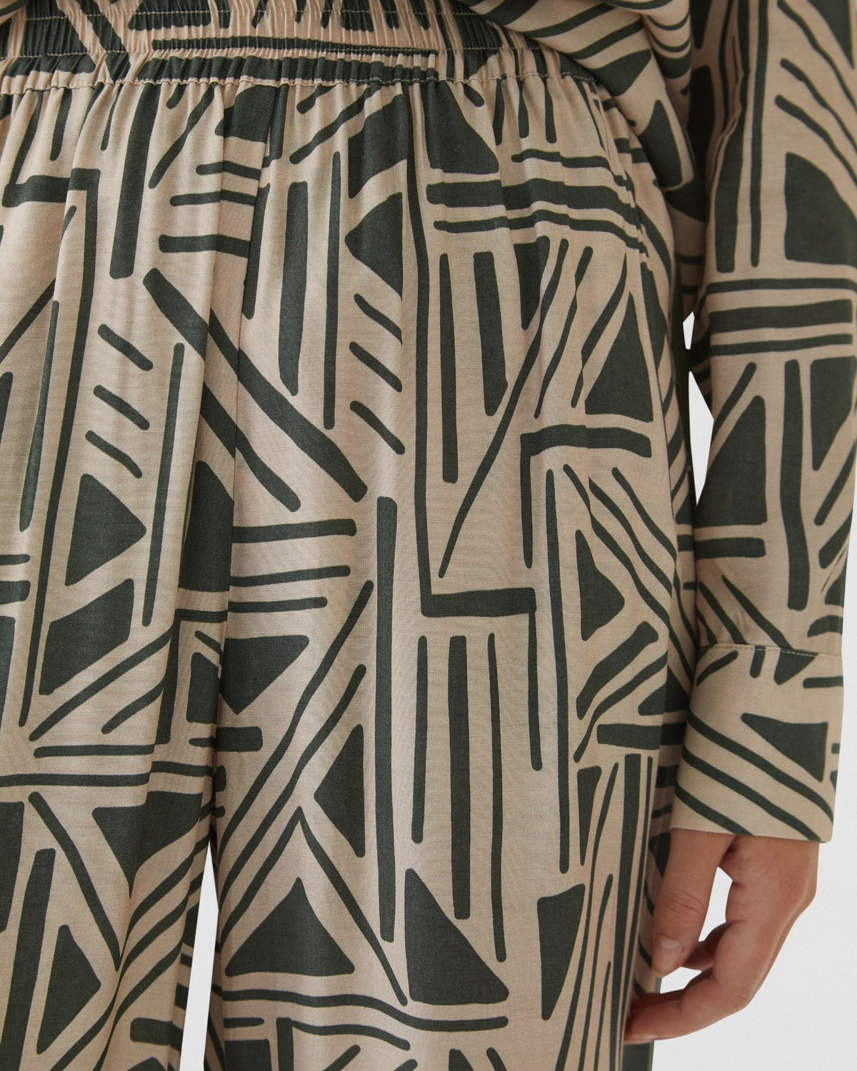 CHANTEL GEO PRINT PANTS WITH TAPE WOMENS PANTS