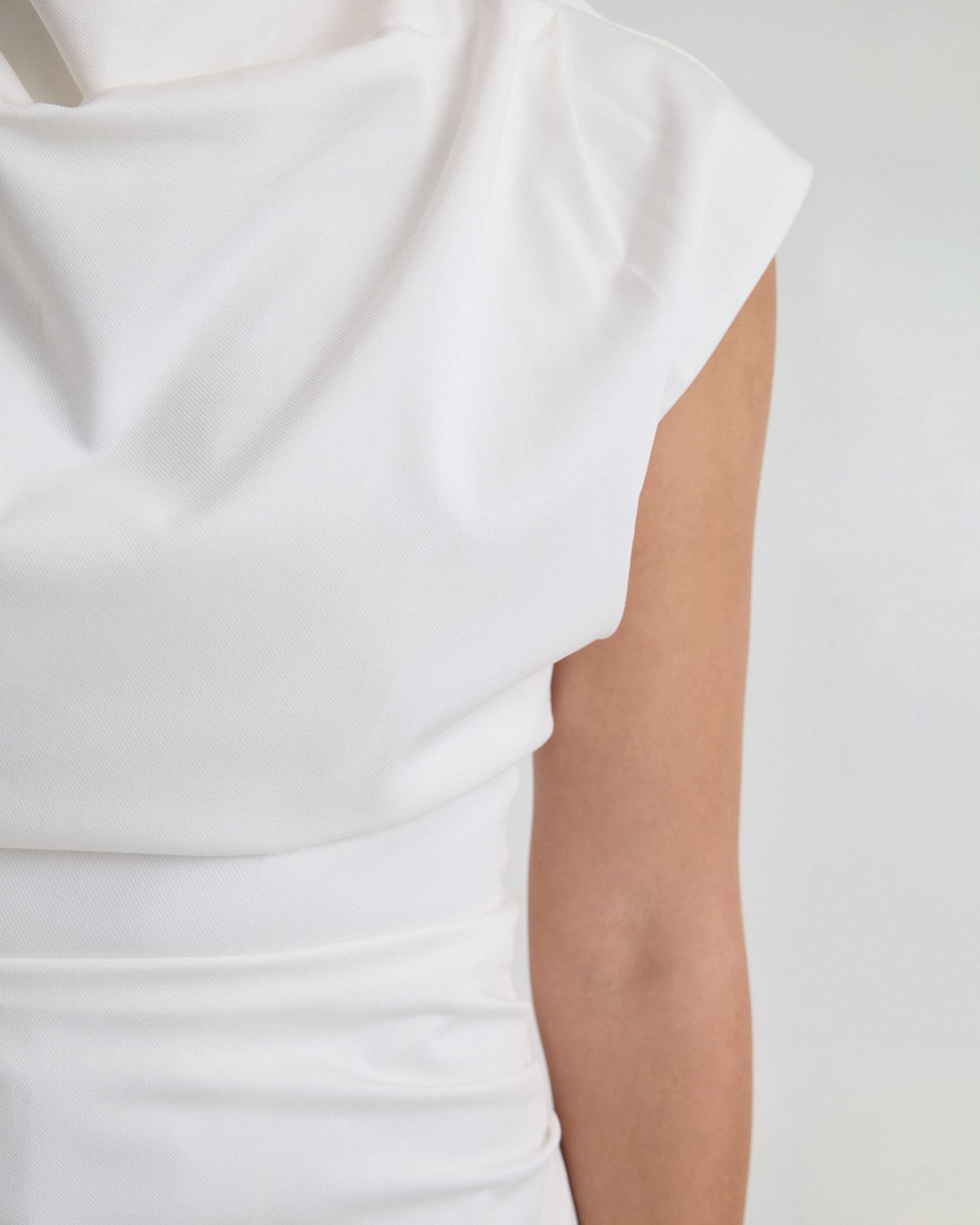 LILY STRETCH STRUCTURED TOP WOMENS TOPS