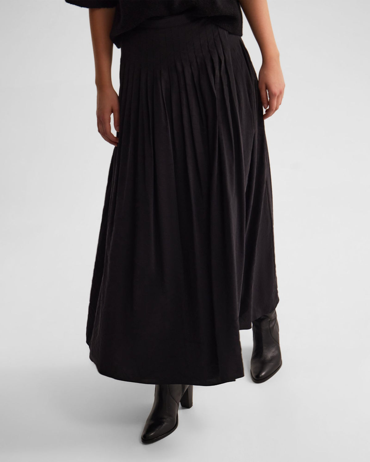 Lauren Pleated Skirt WOMENS DRESSES