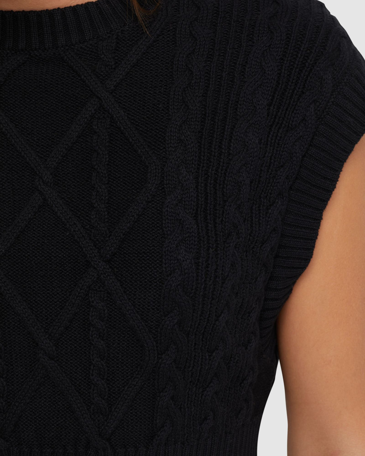 CARLY CABLE KNIT VEST WOMENS KNITWEAR