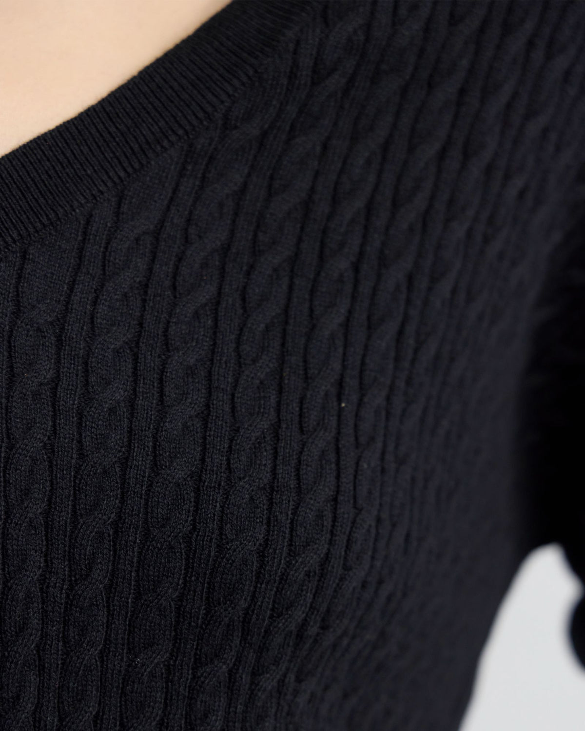 Drew Cable V-Neck Knit WOMENS KNITWEAR