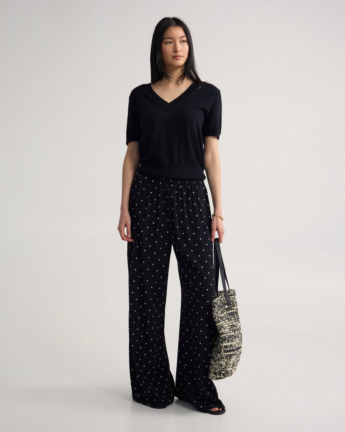 Charlotte Cashmere Blend V-Neck WOMENS KNITWEAR