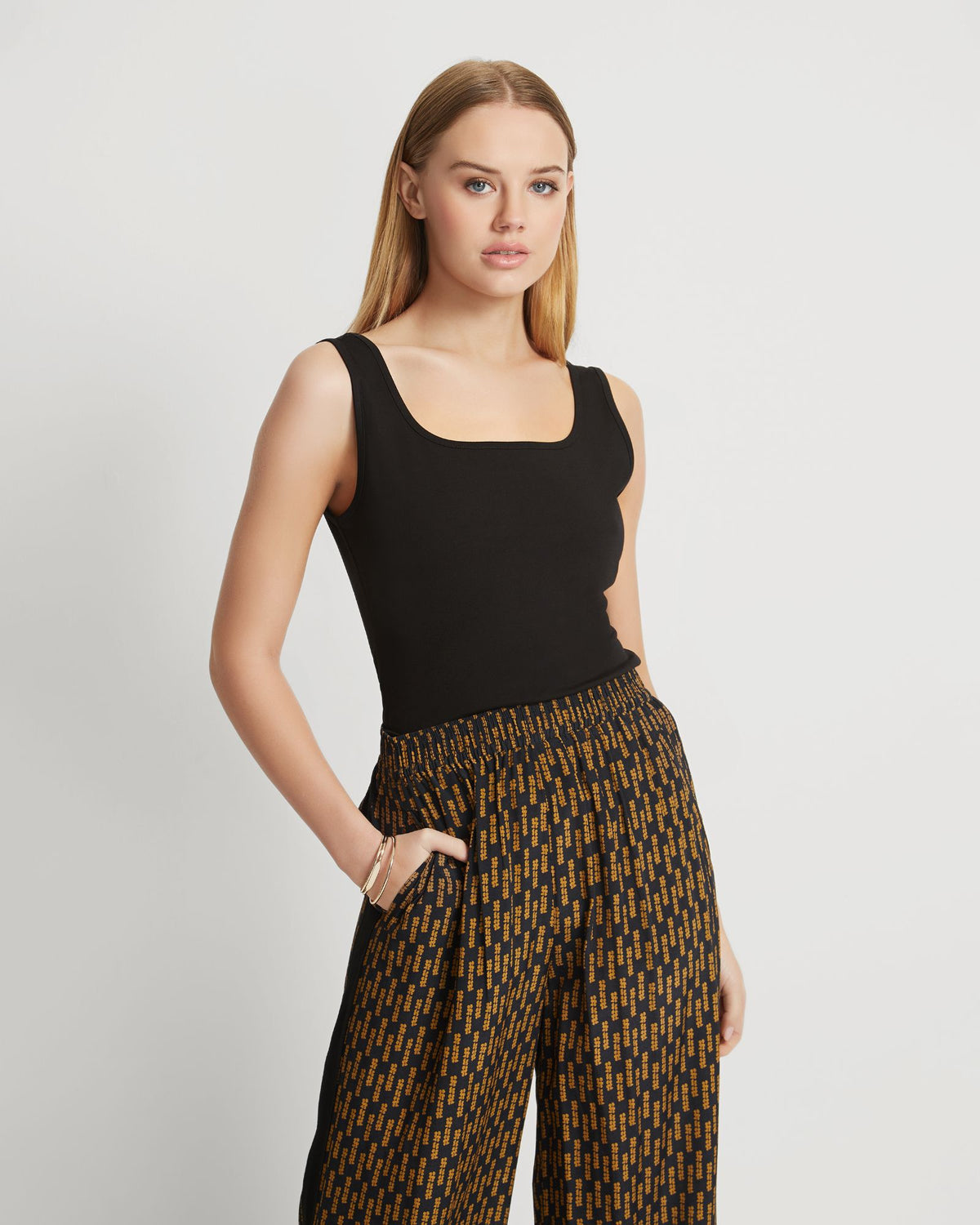 AGATHA SQUARE NECK TANK WOMENS TOPS