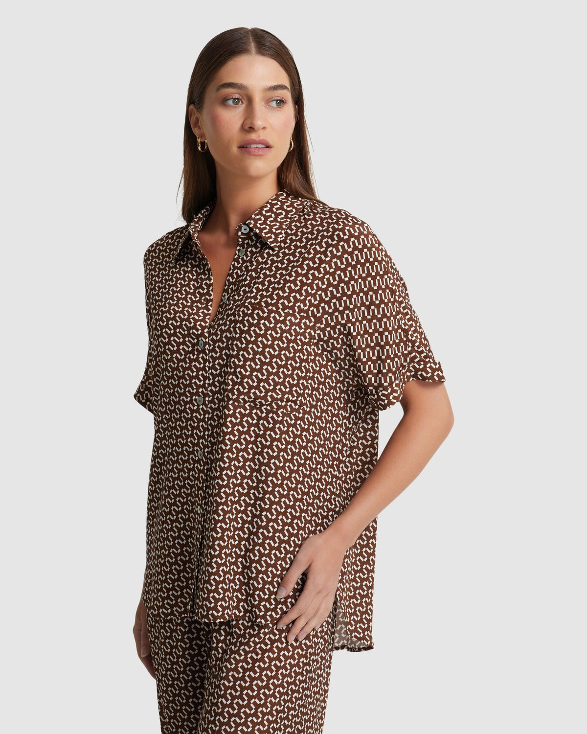 JASMINE ZIGZAG SHORT SLEEVE SHIRT WOMENS SHIRTS