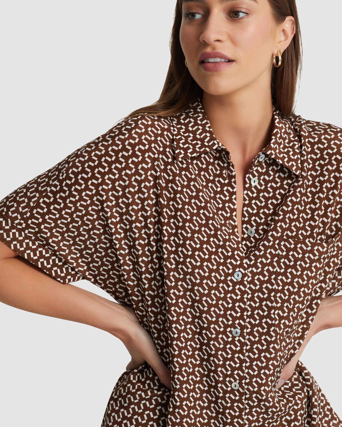 JASMINE ZIGZAG SHORT SLEEVE SHIRT WOMENS SHIRTS
