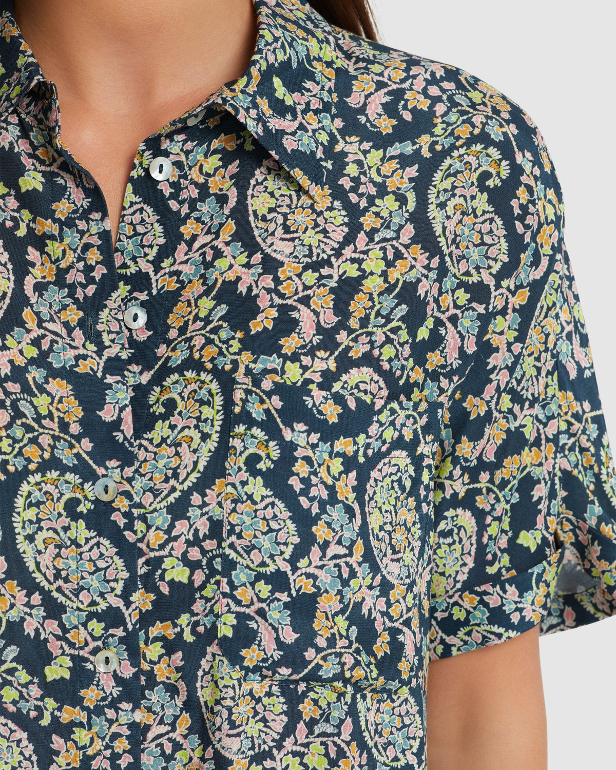JASMINE PARSLEY SHORT SLEEVE SHIRT WOMENS SHIRTS