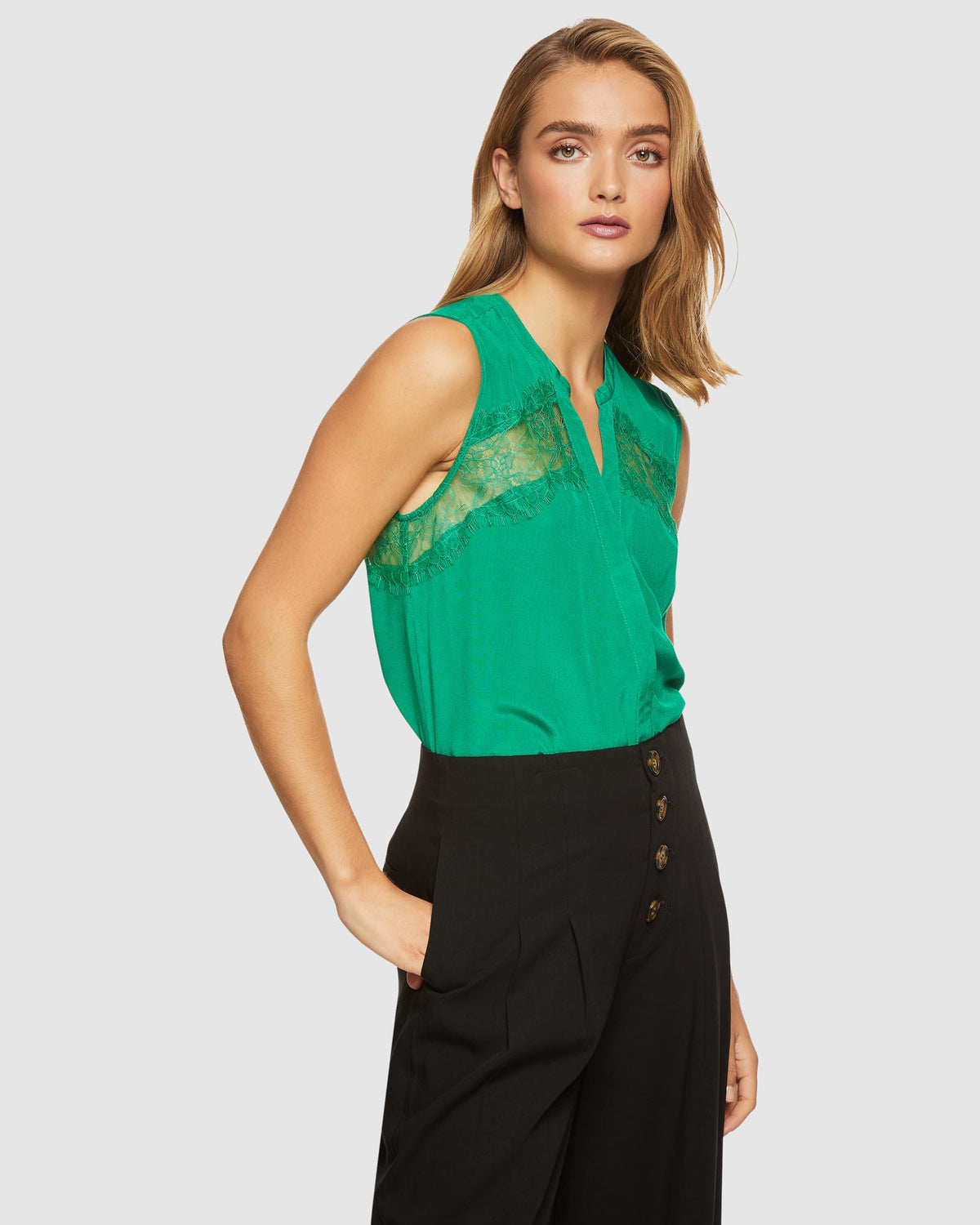 SOFIA LACE INSERT SLEEVELESS SHIRT