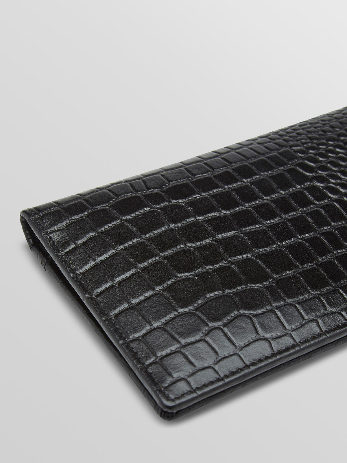 WYATT TRAVEL WALLET BLACK