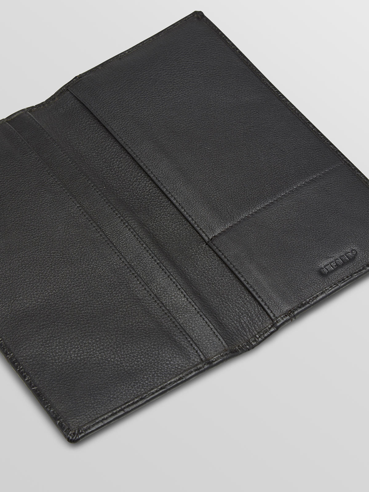 WYATT TRAVEL WALLET BLACK