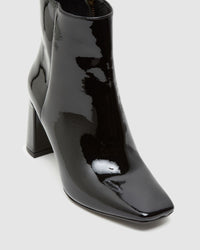 ARRIVA GLOSS LEATHER BOOT WOMENS SHOES