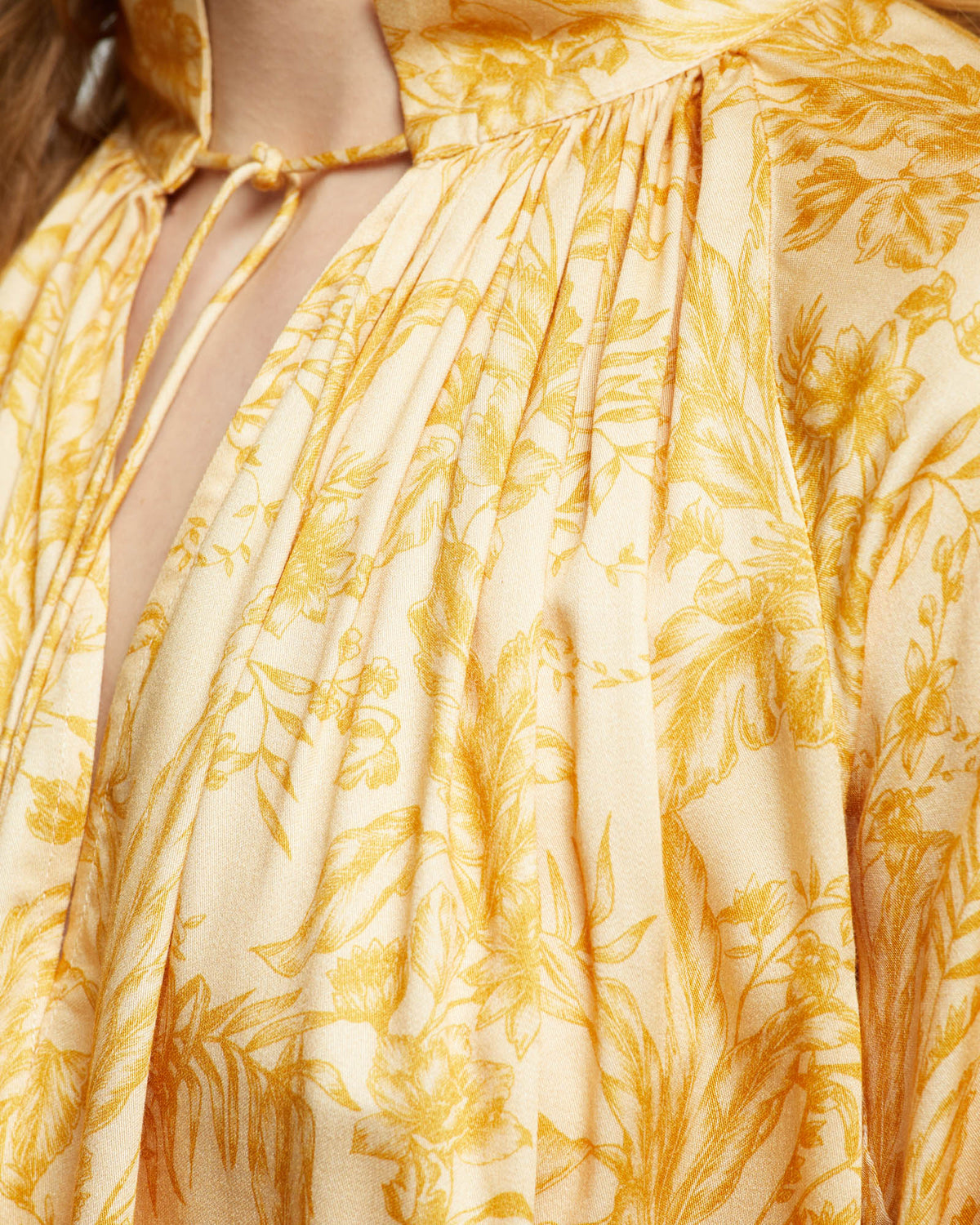 SANDY TROPICAL PRINT TOP MUSTARD